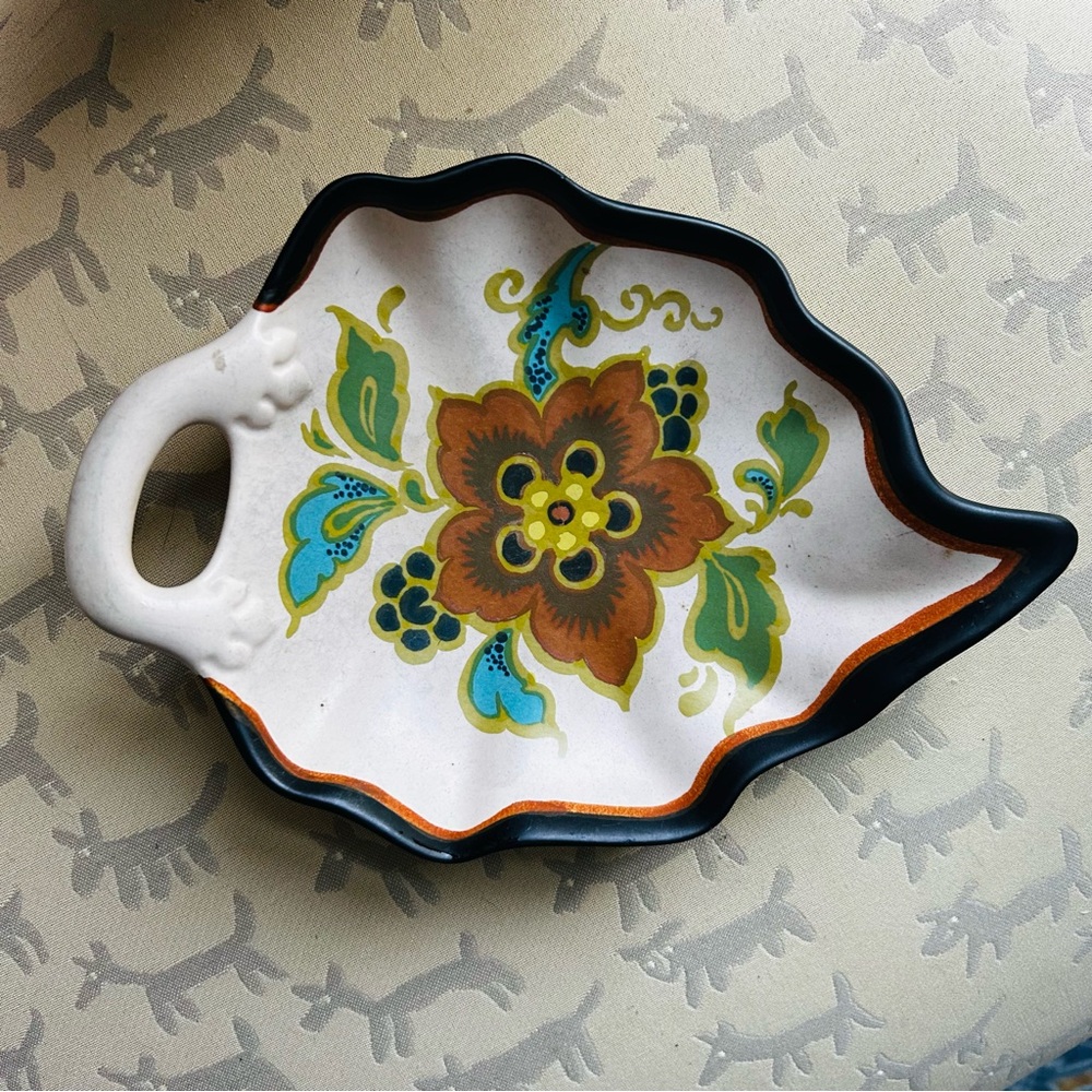 Mid Century Dutch Modica Gouda Floral Ceramic Leaf-Shaped Candy Dish Catch All